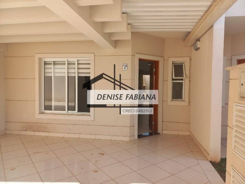 Sobrado em condomínio com 3 quartos, 120m², para locação